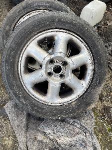 Alu kola R15 na Renault i s pneu