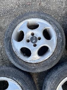 Alu kola R14 na Daihatsu