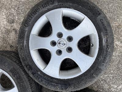 Alu kola R16 na Nissan