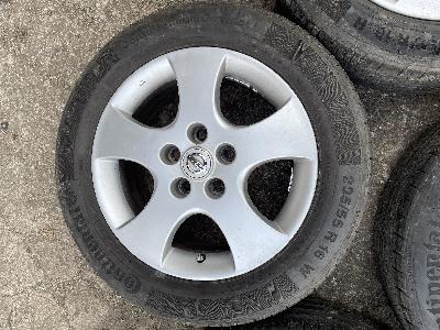 Alu kola R16 na Nissan