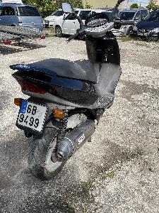 Skútr Aprilia Leonardo 150