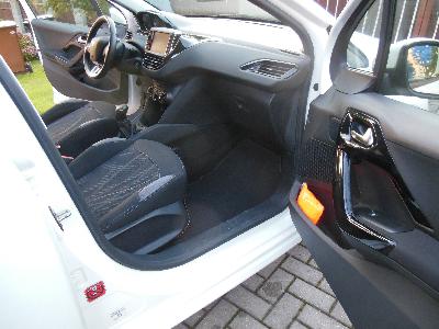 Prodám Peugeot 208 1,0 VTi Active r.2014