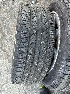 Prodám alu kola na Renault i+letní pneu 185/55 R15