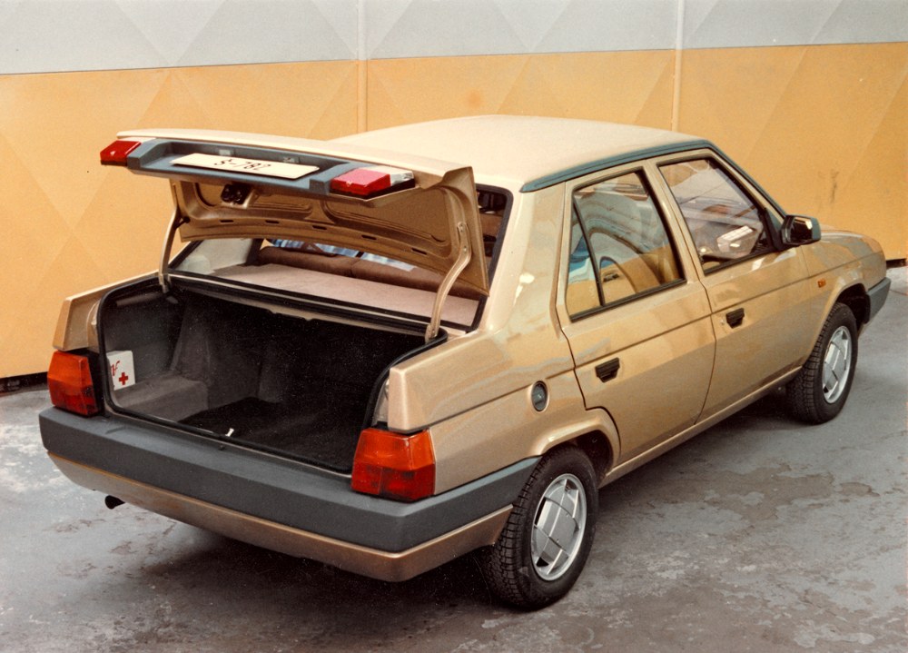 Škoda 782 – Sedan zůstal stranou Škoda 782 – Sedan zůstal stranou