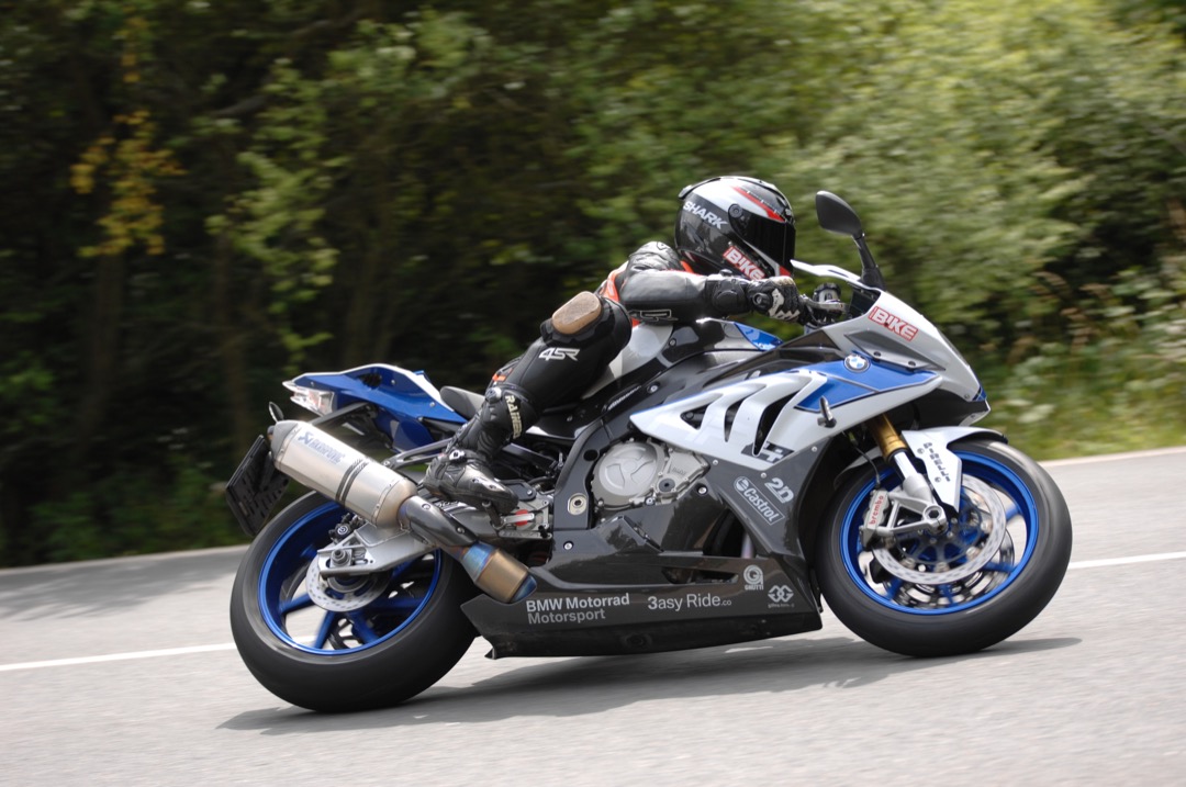 TEST: BMW S1000RR HP4 TEST: BMW S1000RR HP4