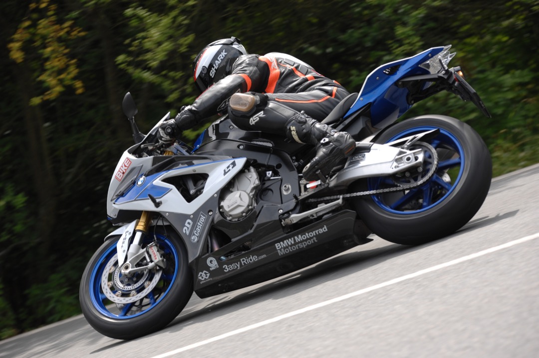 TEST: BMW S1000RR HP4 TEST: BMW S1000RR HP4