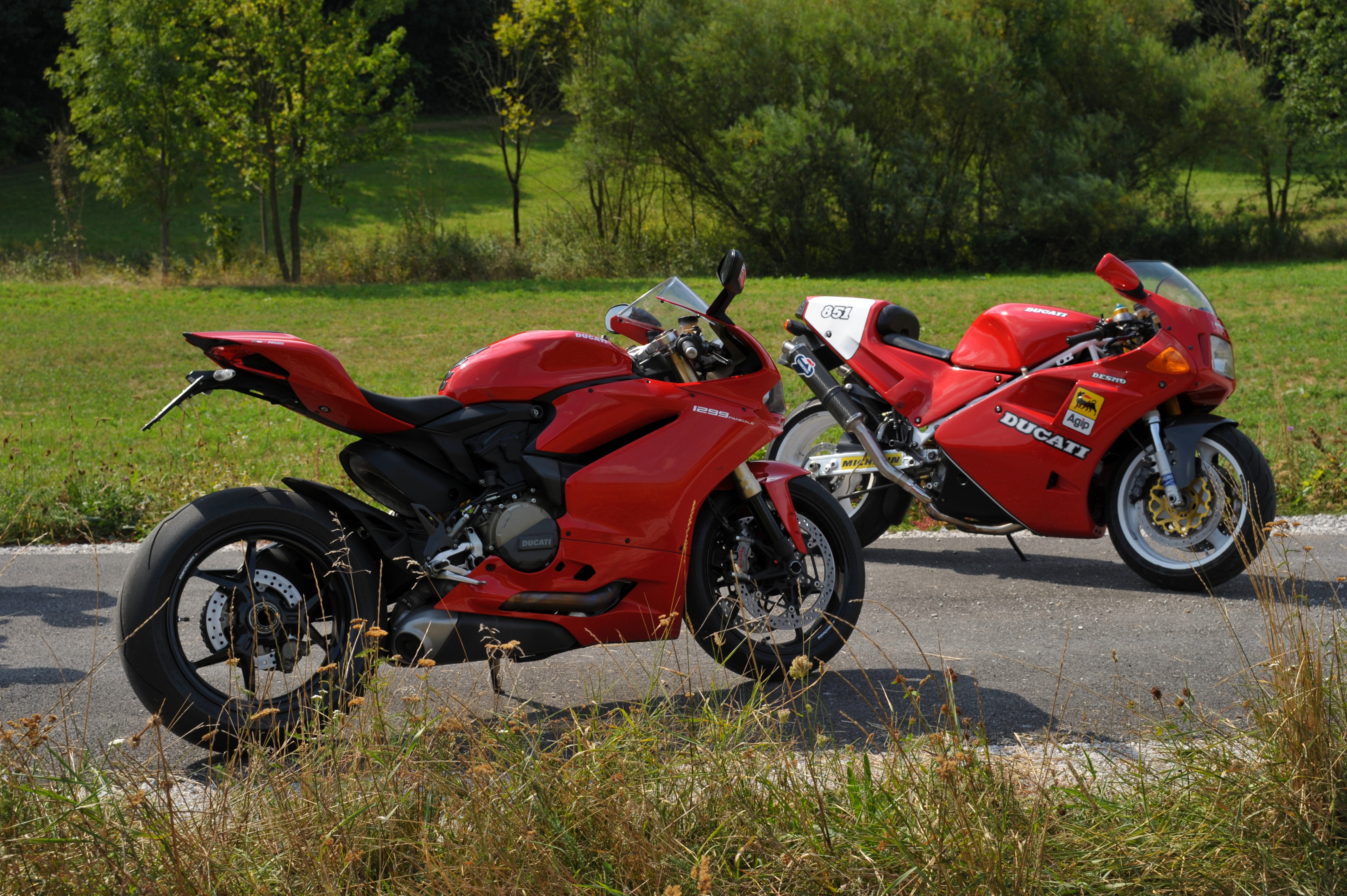 TEST: Ducati 851 SP3 vs. Ducati 1299 Panigale TEST: Ducati 851 SP3 vs. Ducati 1299 Panigale