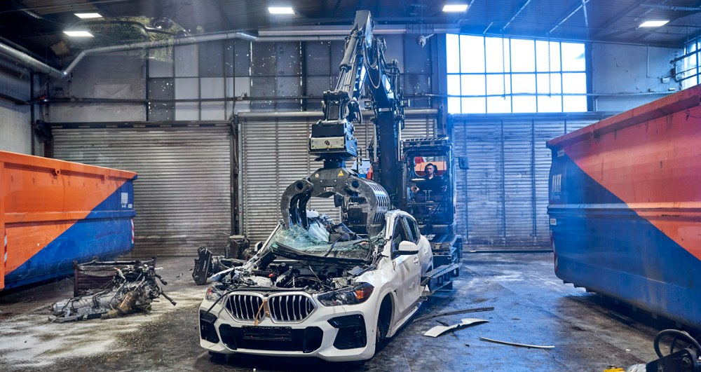 Recyklační Centrum BMW – I práce s vraky je věda Recyklační Centrum BMW – I práce s vraky je věda