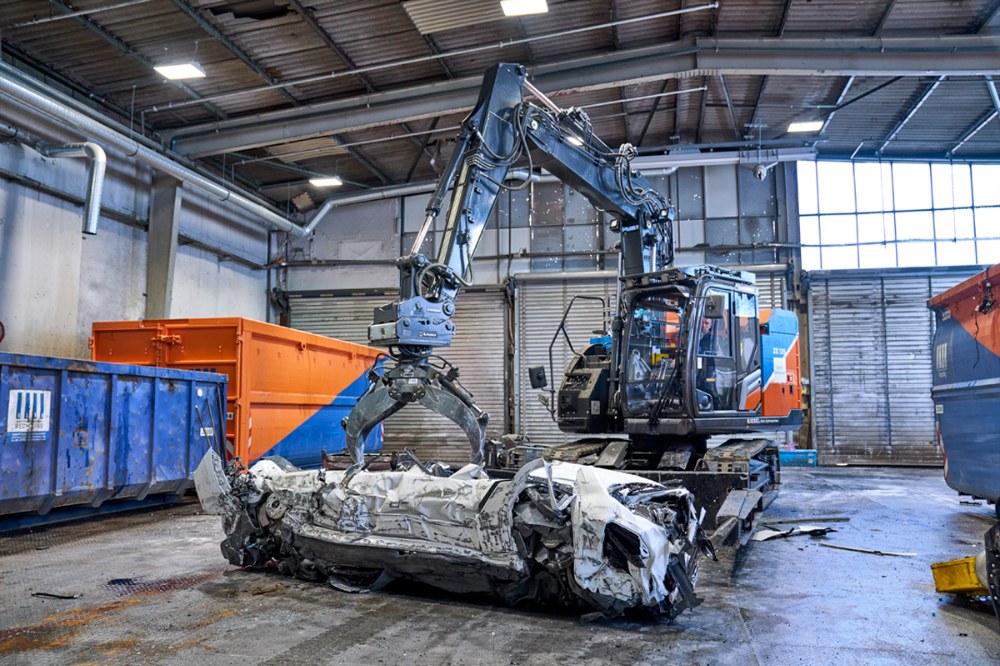 Recyklační Centrum BMW – I práce s vraky je věda Recyklační Centrum BMW – I práce s vraky je věda