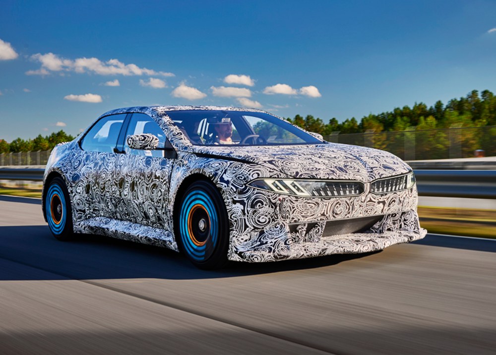 BMW Tech Day 2025 – 300 km za 10 min BMW Tech Day 2025 – 300 km za 10 min