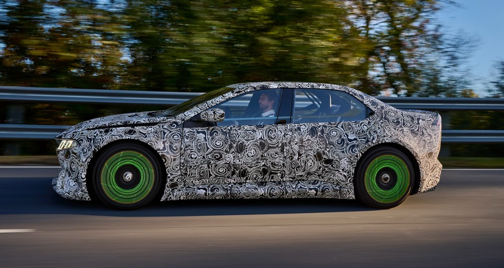 BMW Tech Day 2025 – 300 km za 10 min BMW Tech Day 2025 – 300 km za 10 min