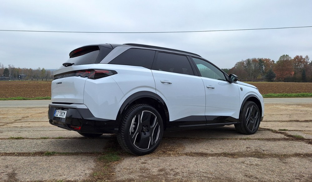 Peugeot 5008/e-5008 – Mpv na chůdách